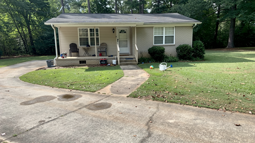 Suburban family home setting in Midland, Georgia